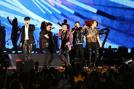 BIGBANG　左からT.O.P、V.I、G-DRAGON、SOL、D-LITE