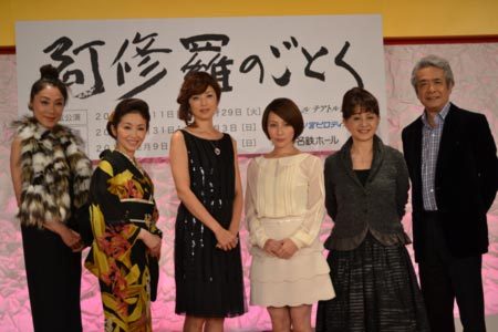 左から、浅野温子、荻野目慶子、高岡早紀、奥菜恵、加賀まりこ、林隆三