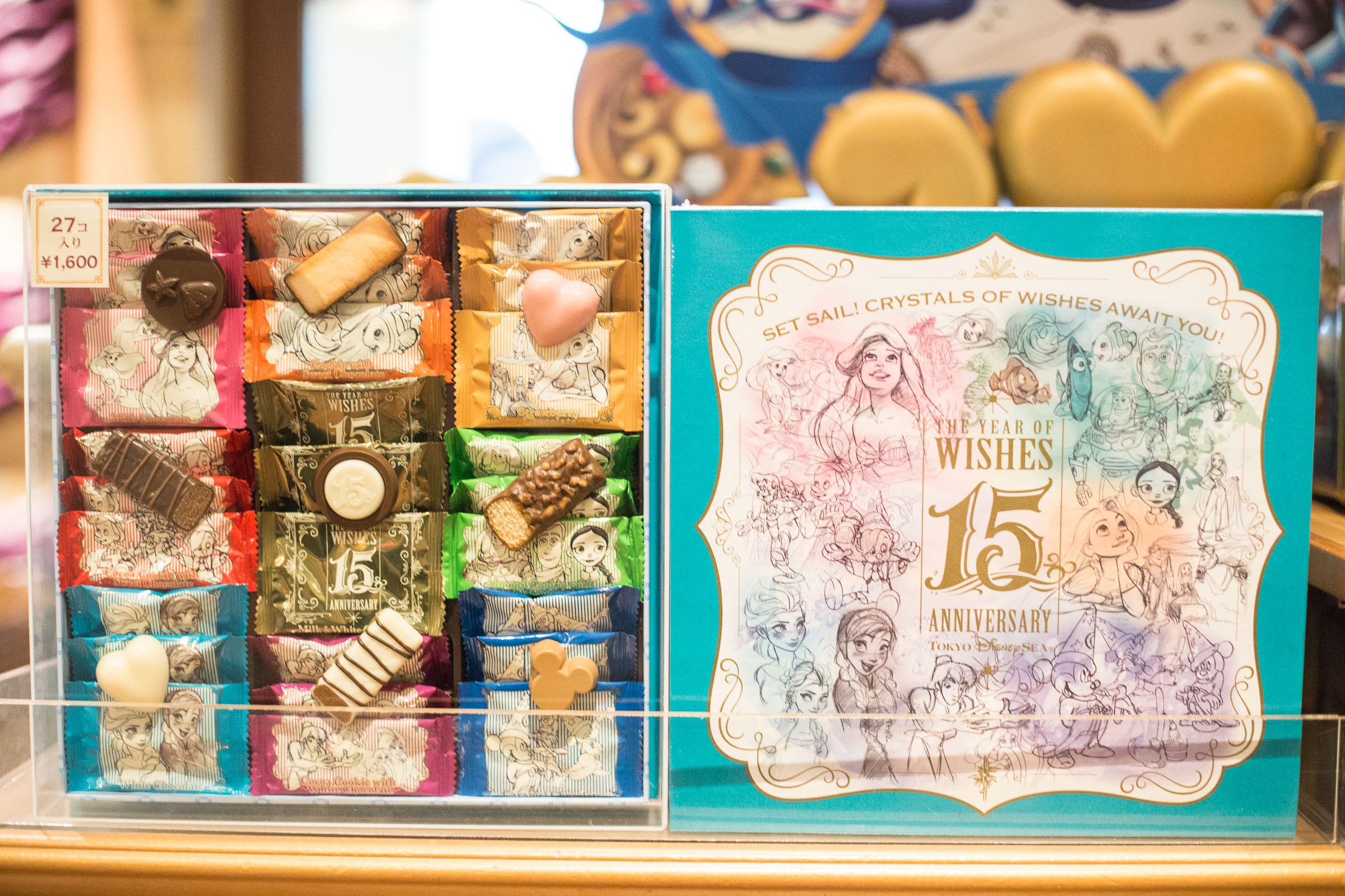 TDS15周年】“ザ・イヤー・オブ・ウィッシュ” スペシャルグッズ 店内