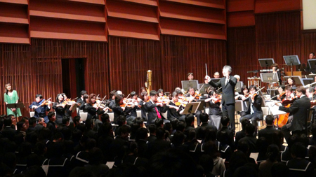 ボクとわたしとオーケストラ　2013年2月公演より　写真提供：東京都交響楽団