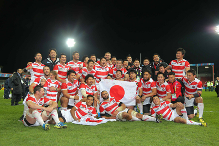 南アフリカから歴史的金星を挙げた試合後の日本代表　(C)JRFU,2015(H.Nagaoka)
