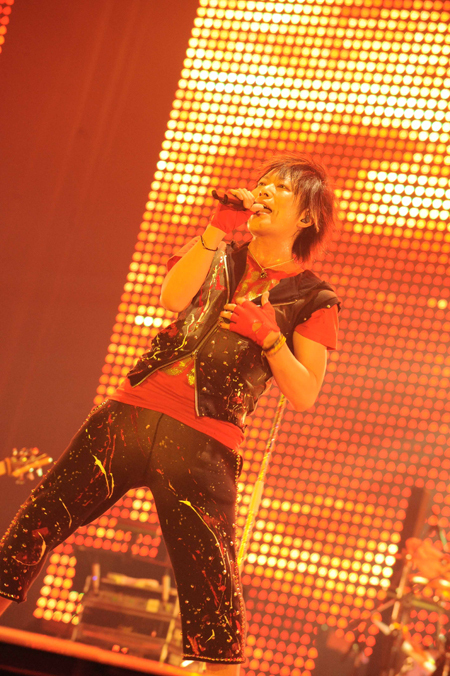GRANRODEO：KISHOW(谷山紀章)　(C)Animelo Summer Live 2012/MAGES.