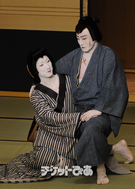 『明治座　五月花形歌舞伎』舞台より　左：七之助、右：染五郎　(C)松竹株式会社