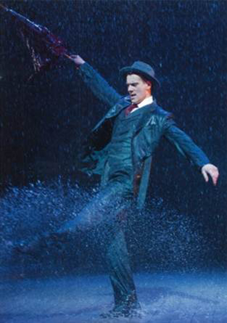 アダム・クーパー主演ミュージカル『SINGIN'IN THE RAIN～雨に唄えば～』