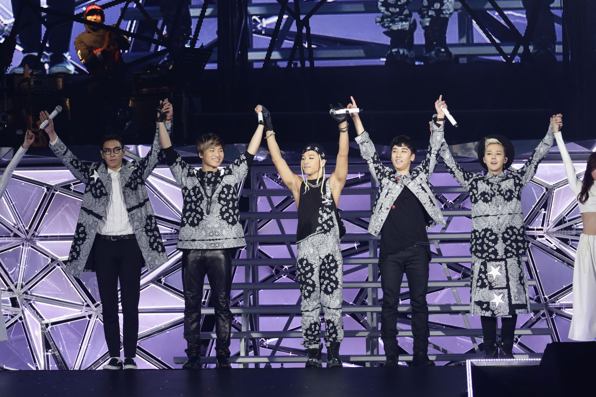Bigbang 大熱狂の東京ドーム公演をレポート 6大ドームツアーは お も て な し 1 5 ウレぴあ総研