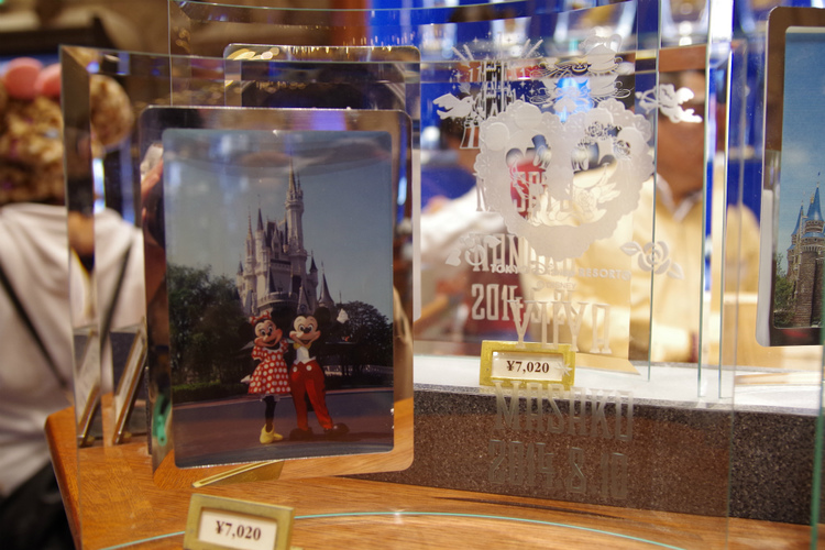 Tdr クリスマスの贈り物にぴったり 素敵なガラス製品 思わずペアで買いたくなるグッズ特集 15 写真 3 ディズニー特集 ウレぴあ総研