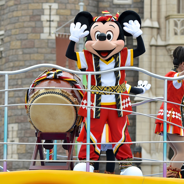 厳選写真30枚 Tdl おんどこどん ミッキーマウスたちフォトギャラリー ディズニー夏祭り15 写真 13 30 ディズニー特集 ウレぴあ総研