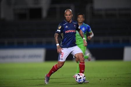 横浜ｆｍ 横浜ｆｃ １３年ぶりの横浜ダービーキックオフ ウレぴあ総研