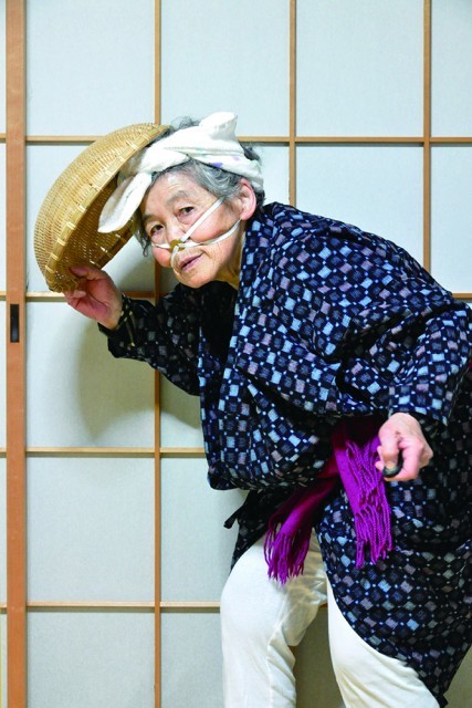 歳の自撮り が面白すぎる 写真家 西本喜美子さんを知ってますか 個展開催 ヤバチケ