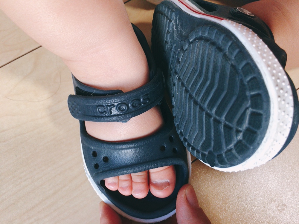 子ども靴 歩きやすい 履かせやすい 夏の必需品 ベビーサンダル 人気３足徹底レビュー 1 3 ハピママ