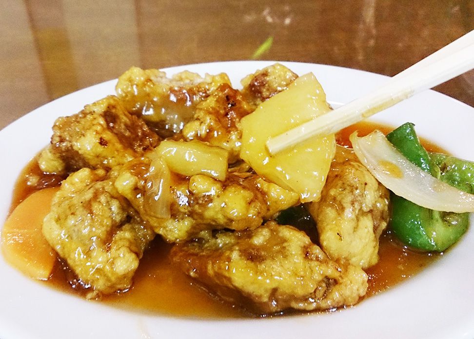 横浜中華街の 酢豚 に パイナップル が入っている割合は 40軒を大調査 1 3 ウレぴあ総研