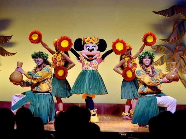 ミッキーのイケメンダンスは 蚊 の踊り 新ショー ミッキーのレインボー ルアウ ポリネシア文化をガチ解説 2 3 ディズニー特集 ウレぴあ総研