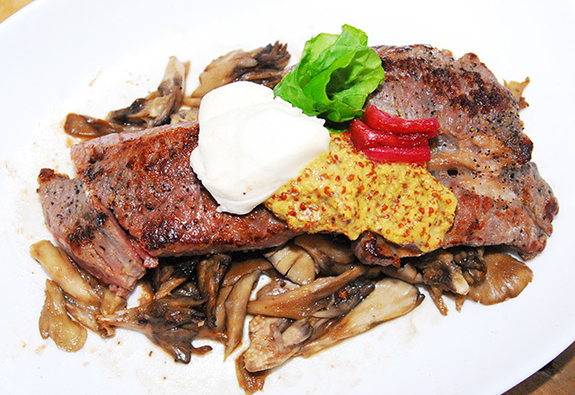 ステーキ 安価な 輸入肉 がおいしくなる まいたけ を使ったコスパ抜群メニュー 1 5 うまい肉