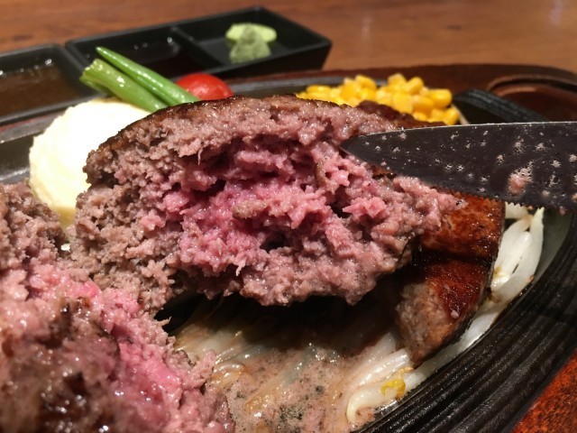 ミート矢澤 のハンバーグはなぜ旨い 厨房潜入 実食でわかった 人気の理由 1 2 うまい肉