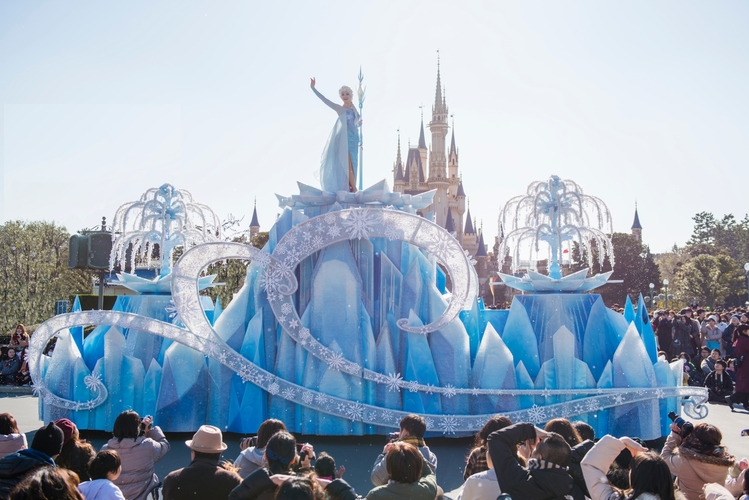 Tdl 18年 フローズンファンタジーパレード フロート キャラクター停止位置 完全ガイド 写真 5 13 ディズニー特集 ウレぴあ総研