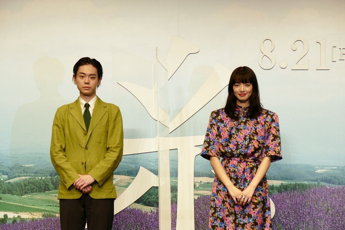 菅田将暉 小松菜奈 相性の良さを披露 映画 糸 会見レポ 1 2 ぴあweb