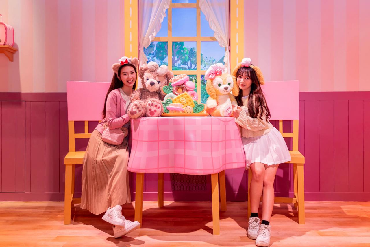 海外ディズニー】新衣装のダッフィーたちとグリーティング