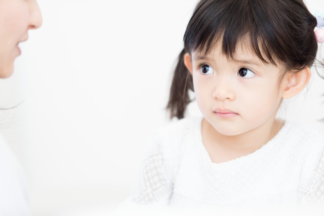 子育て 何度叱ってもムダ なかなか言うことを聞かない子供を 叱る工夫 1 2 ハピママ