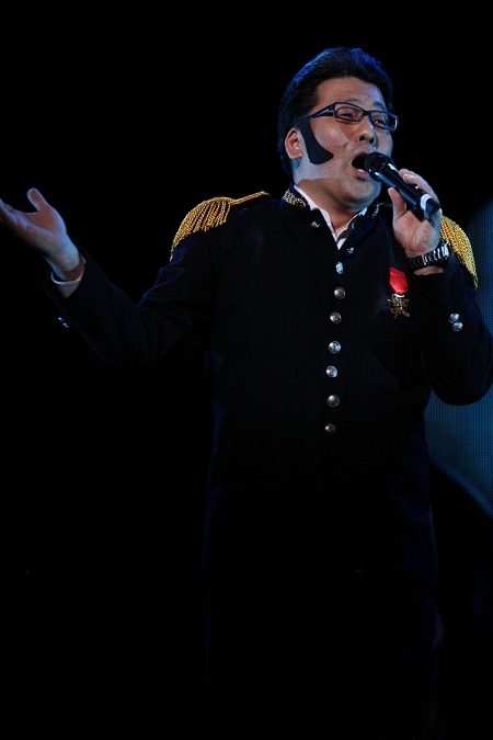 『レ・ミゼラブル』のどじまん・思いでじまん大会に出場した軽部アナ