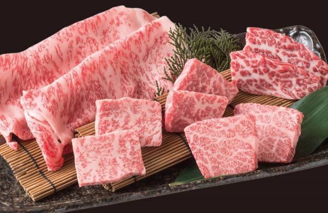 注目はブランド牛 元米黒牛 と薩摩牛の食べ比べ こだわり産直焼肉 が楽しめる新メニュー うまい肉