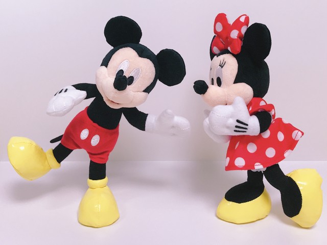 Tdr ミッキーたちの手足が自由に動くぬいぐるみ ポージープラッシー で気軽に ぬい撮り を楽しもう 1 3 ディズニー特集 ウレぴあ総研