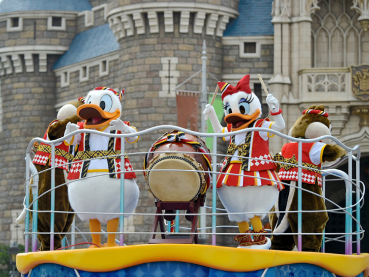 厳選写真30枚 Tdl おんどこどん ミッキーマウスたちフォトギャラリー ディズニー夏祭り15 写真 17 30 ディズニー特集 ウレぴあ総研