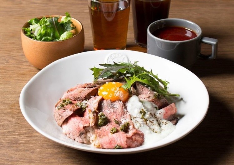 牛 豚 鶏 羊 カレーからチョイス ボリューム肉ランチ 横浜の肉バルで提供開始 写真 11 16 うまい肉