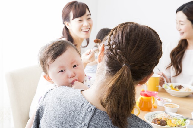 あれ 私変な事言ってない ママ友の間で あえて話題にしない事 5選 1 2 ハピママ