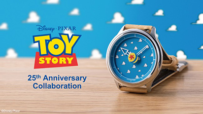 トイ・ストーリー』公開25周年記念、“いつもそばにいる”コラボウォッチ