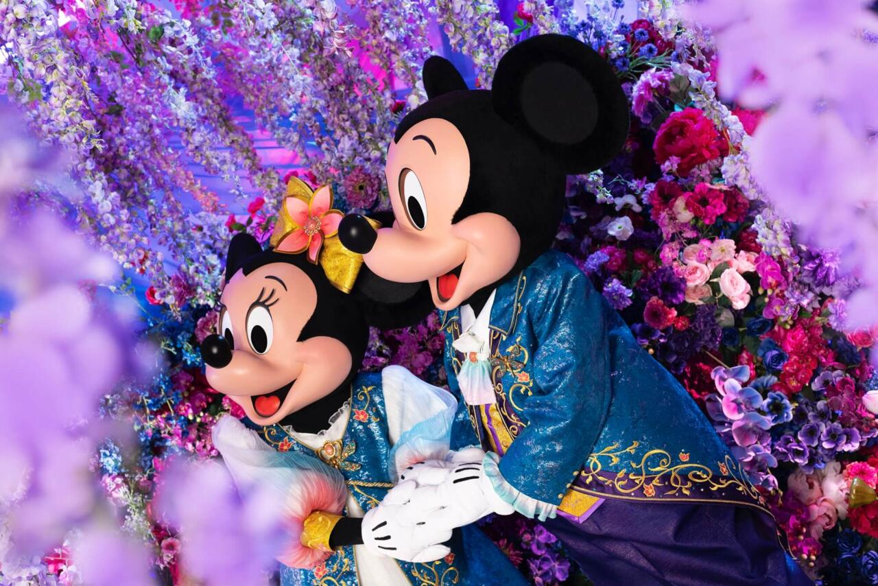 ディズニー】ビジュ強…！“あの大物写真家”の「実写ミッキー＆ミニー