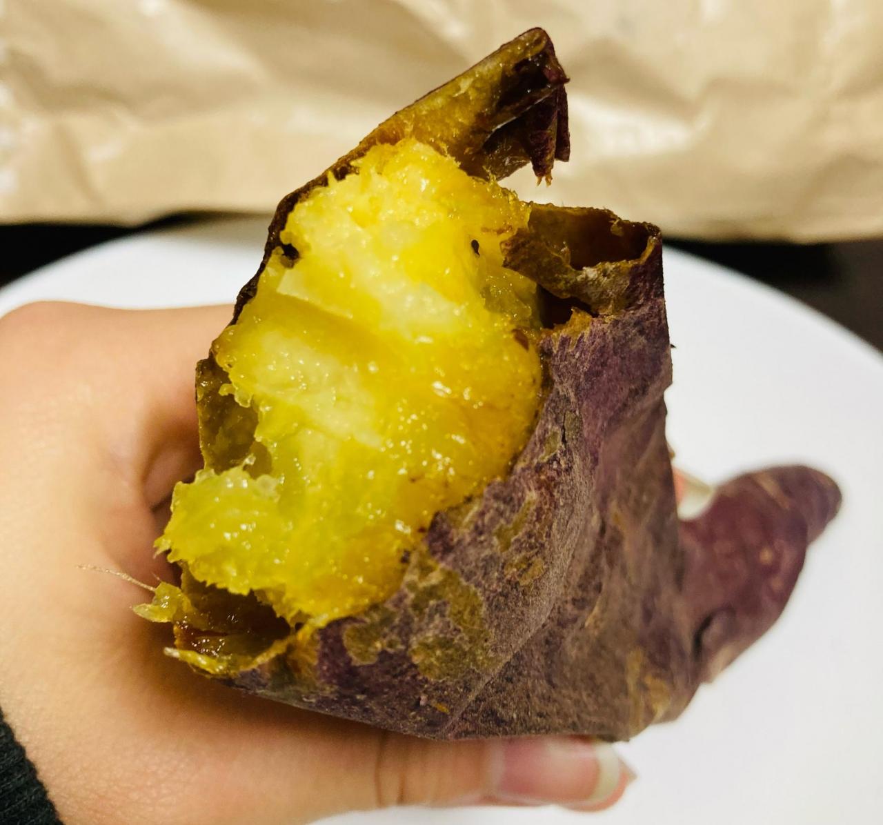 コンビニ焼き芋 おすすめ発表 ファミマ ローソン の 甘さ コスパ を比較してみた 1 2 うまいめし