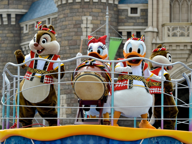 厳選写真30枚 Tdl おんどこどん ミッキーマウスたちフォトギャラリー ディズニー夏祭り15 写真 9 30 ディズニー特集 ウレぴあ総研