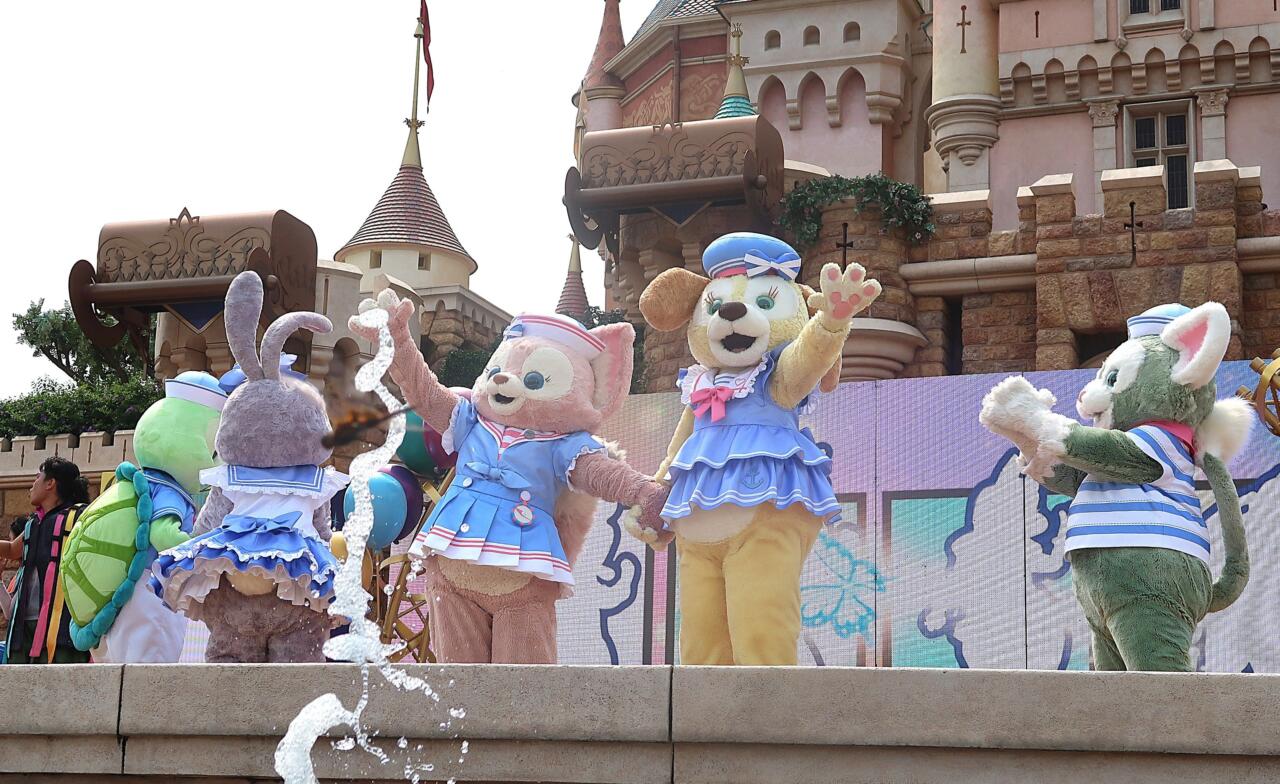 ディズニー】ファン垂涎“スタバ限定スーベニア”も！「20周年限定