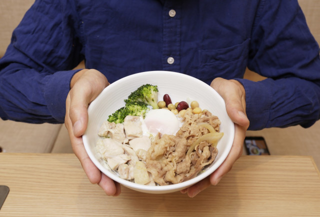 吉野家の新定番は サラダ 女性が支持する ライザップコラボサラダ の魅力 2 2 うまいめし