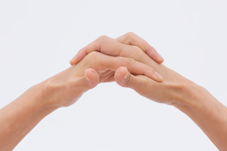 目力アップ 脳活顔ヨガ ココナッツオイルでダブルの効果 デカ目 スペシャルテクニック 写真 4 9 ハピママ