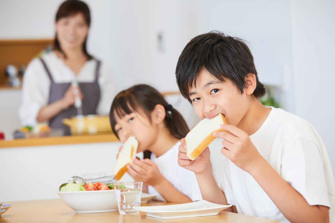 子どもの ぽっちゃり体型 大丈夫 食べすぎ 肥満 に悩んだら 1 2 ハピママ