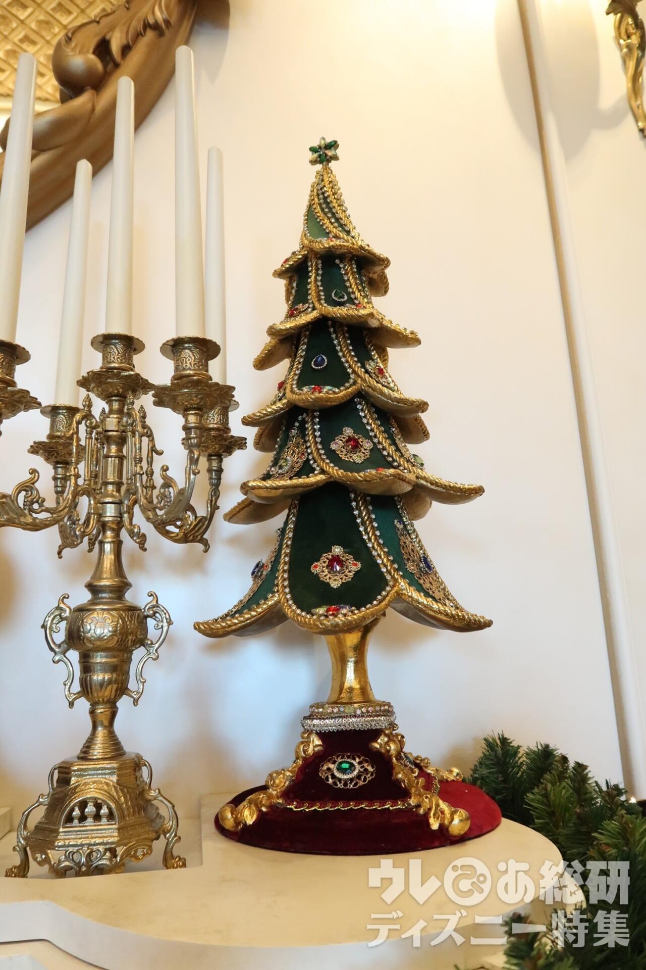 ディズニー】必見「美しすぎるクリスマスツリー」にうっとり…！初の