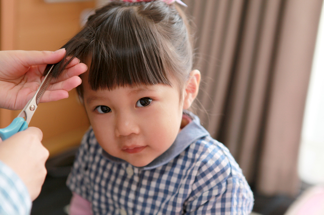 子どもの散髪 美容師が教える 初めてママでもできる 女の子のセルフ