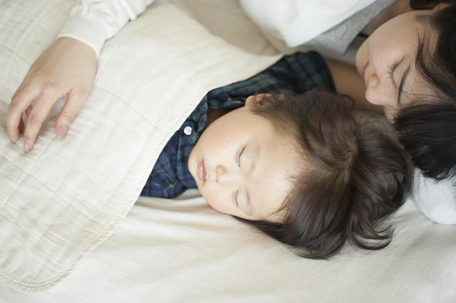 睡眠アドバイザーが教える 子どもの夜ふかし 改善法 今の子は何時頃寝ているの 1 2 ハピママ