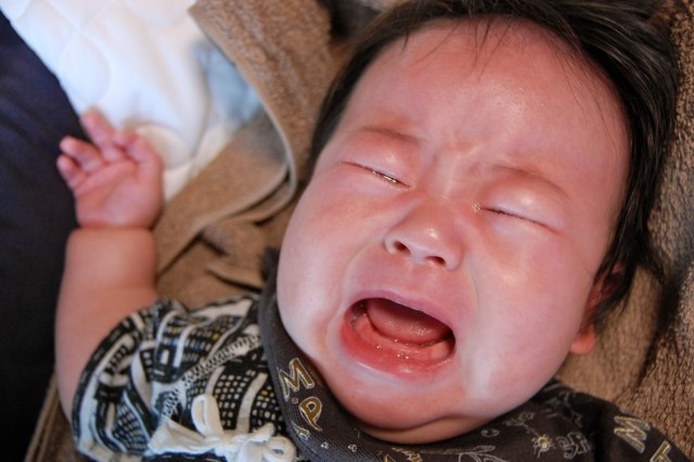 寝ない赤ちゃん 泣かせても問題なし と判明 ママのストレスも和らぐ 睡眠トレーニング法 1 3 ハピママ