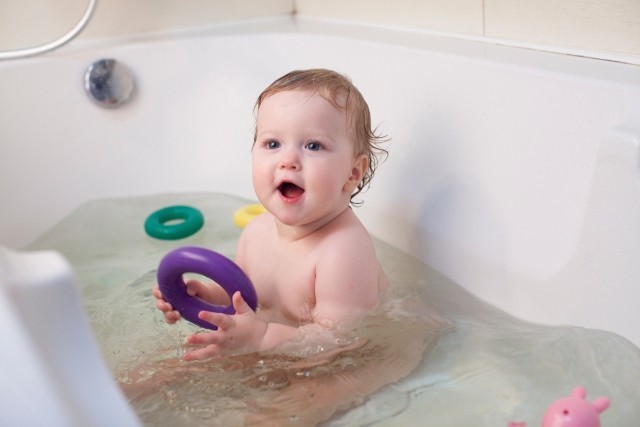 子ども お風呂嫌いを大改善 バスタイムが100倍楽しみになるおもちゃ5選 1 2 ハピママ
