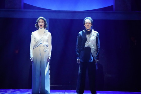 [earth]　左から：壮一帆、鈴木壮麻