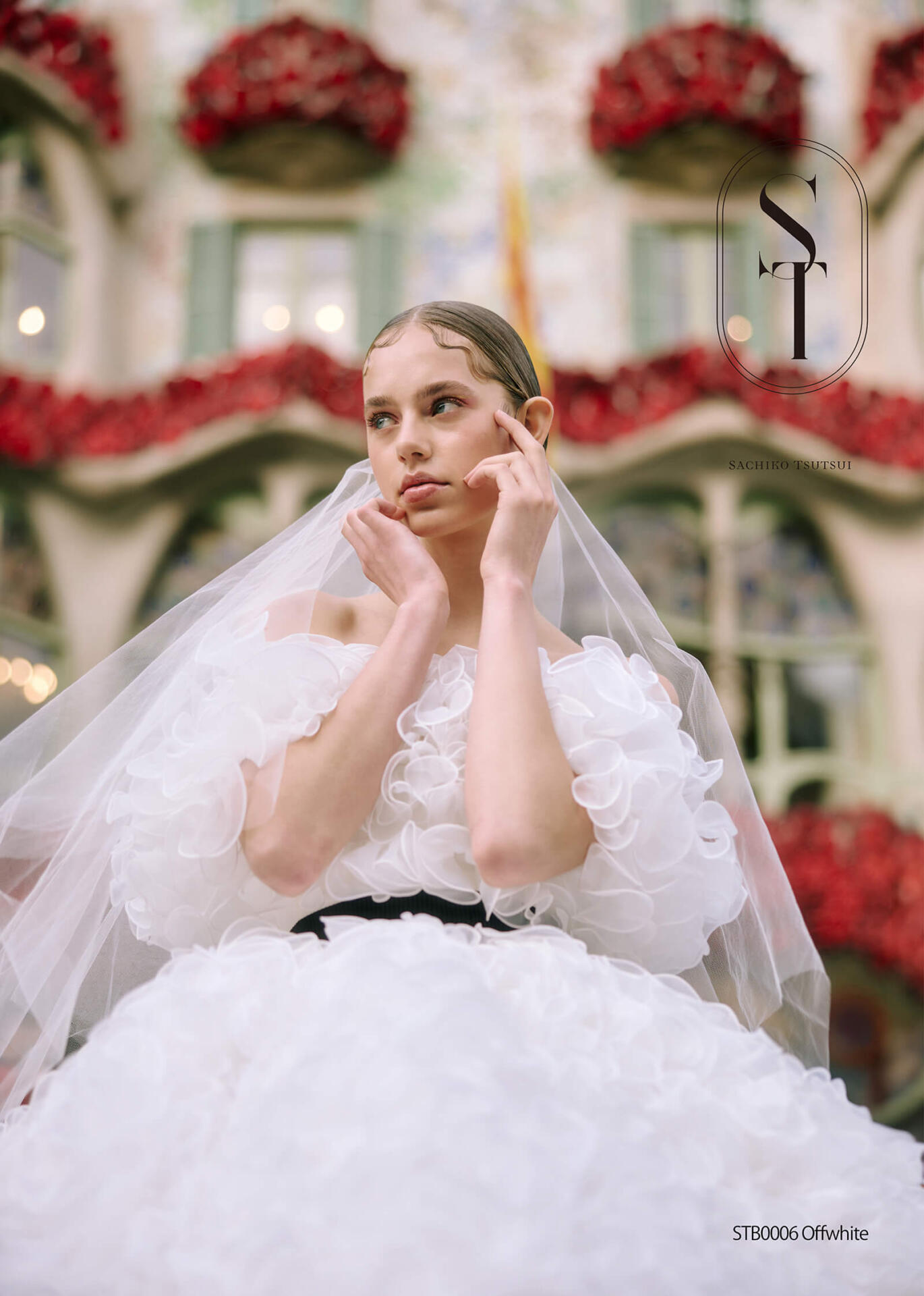 つばみちゃんウェディングドレス 可憐な大人美、満開♪「唯一無二のヒロインドレス」人気3