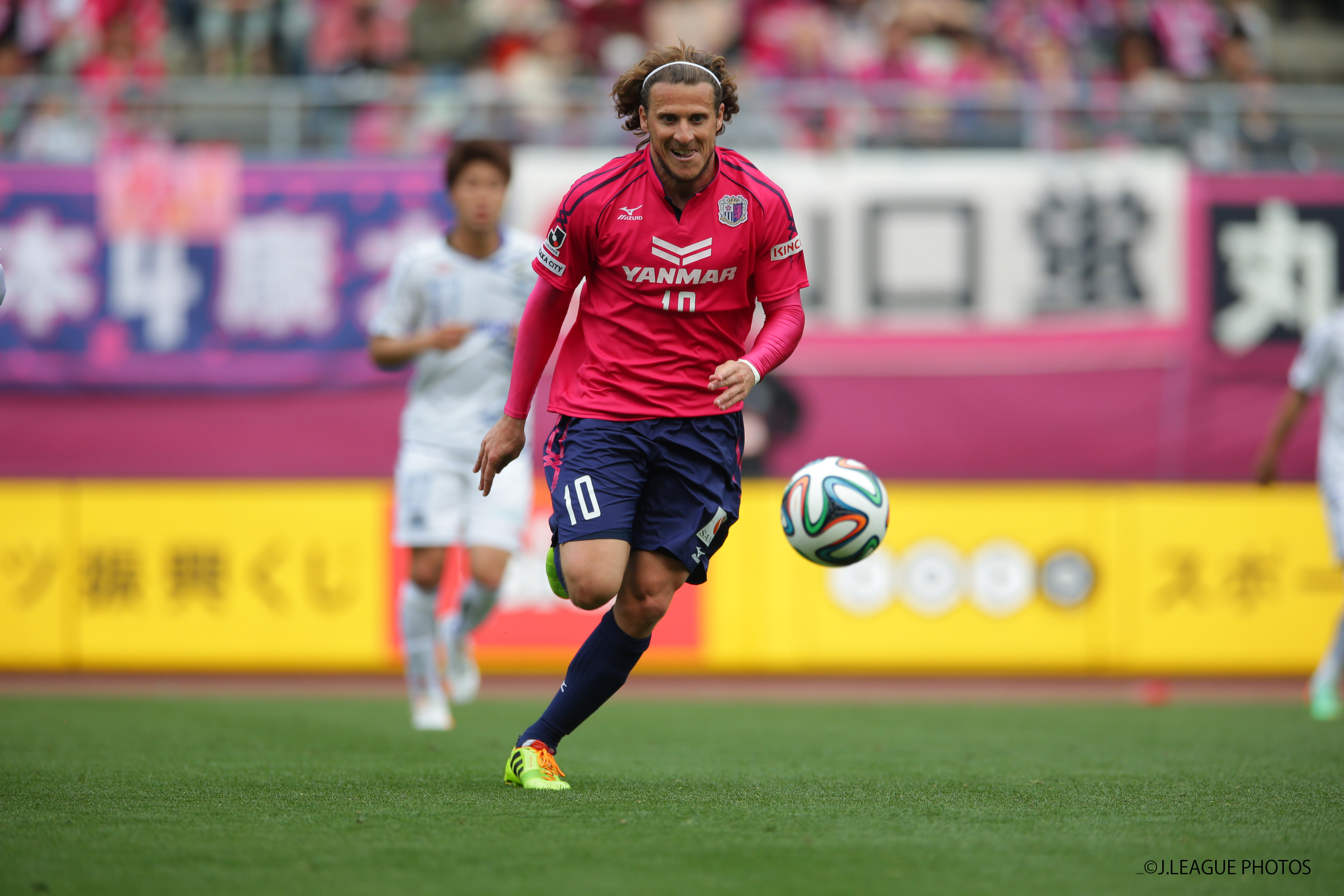 Jリーグ W杯前にワールドカップ得点王 フォルランをナマで見る必然性 1 2 Football Days