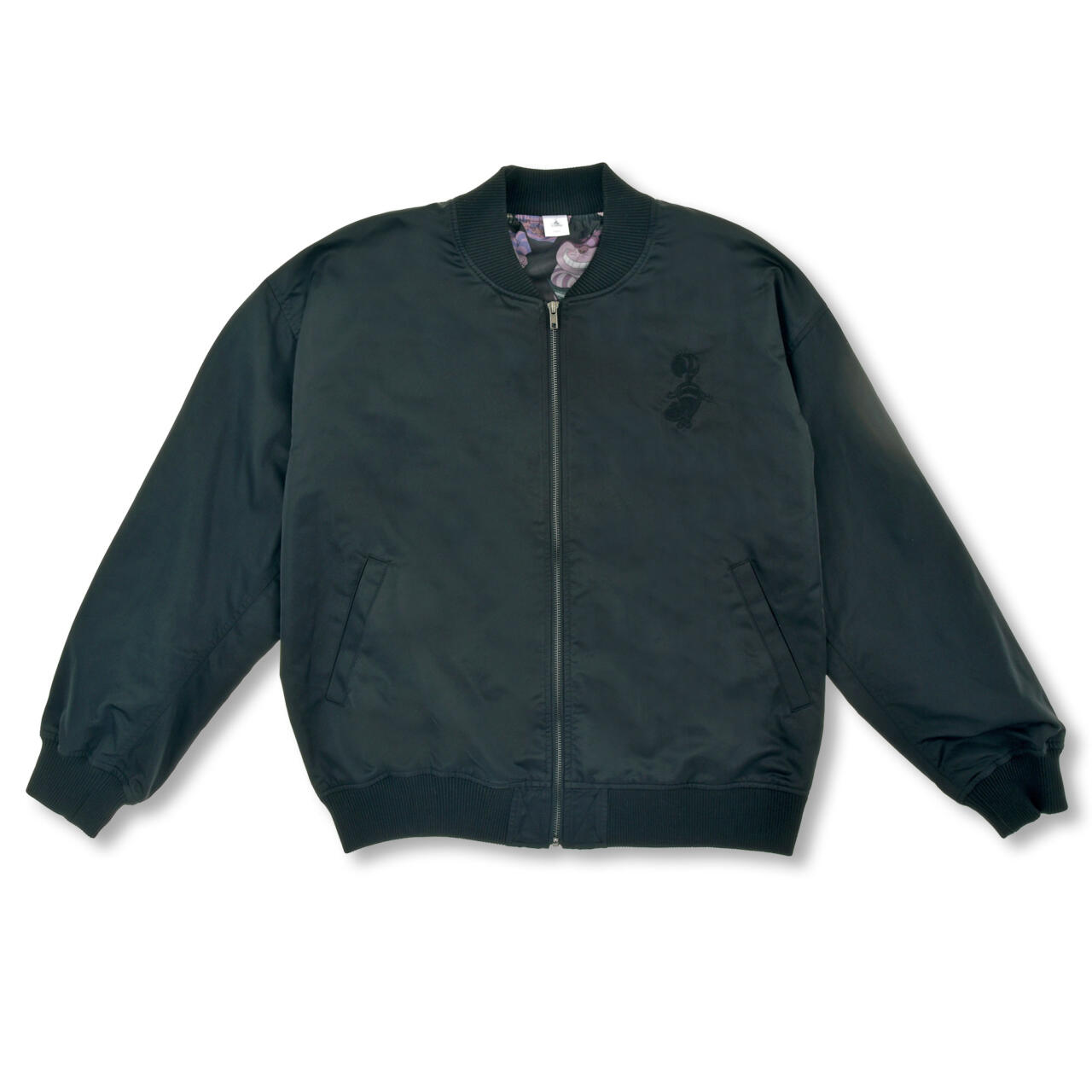 ディズニー】黒×ピンクが可愛すぎ！“あの人気キャラ”のファッション