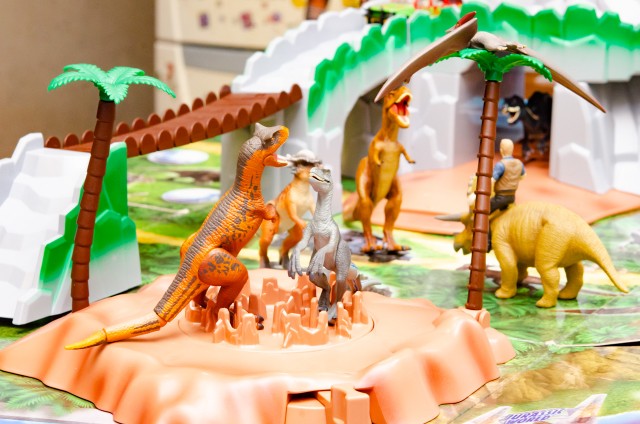広範囲 バース ピニオン 恐竜 おもちゃ 4 歳 Carolinalandcoalition Org