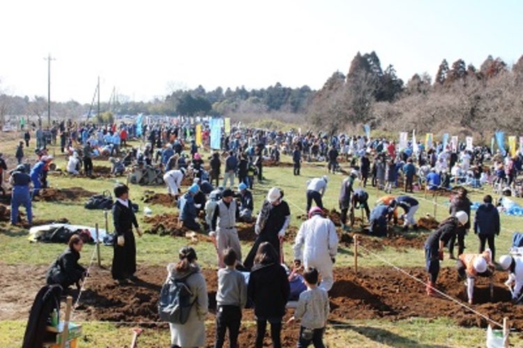 掘って掘って掘りまくれ 全国穴掘り大会 今年も熱戦の予感 写真 2 7 ヤバチケ