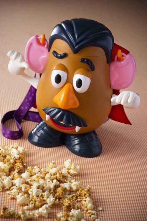 ディズニー ハロウィーン 15 食べ歩きフード特集 ポテトヘッドもドラキュラに変身 写真 1 24 ディズニー特集 ウレぴあ総研