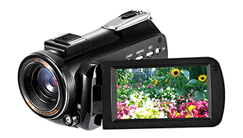 ドンキ、2万円以下の格安4Kビデオカメラ スタビライザーやバッテリ3個 
